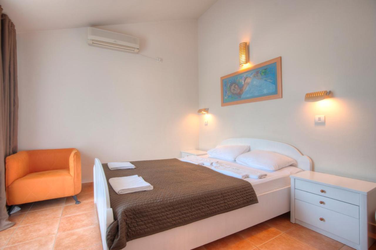 Apartments And Rooms Teona Budva Exteriör bild
