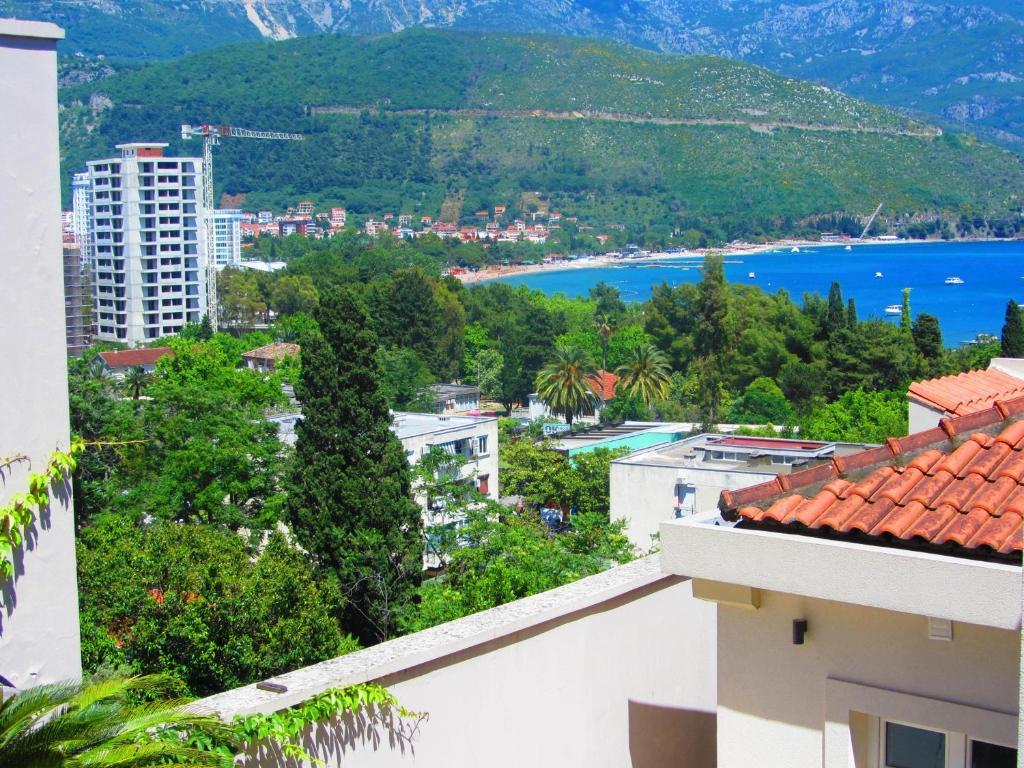 Apartments And Rooms Teona Budva Exteriör bild